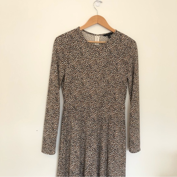 Banana Republic Leopard Print Fit and Flare Front Slit L/S MIDI Dress Sz M - Picture 3 of 16